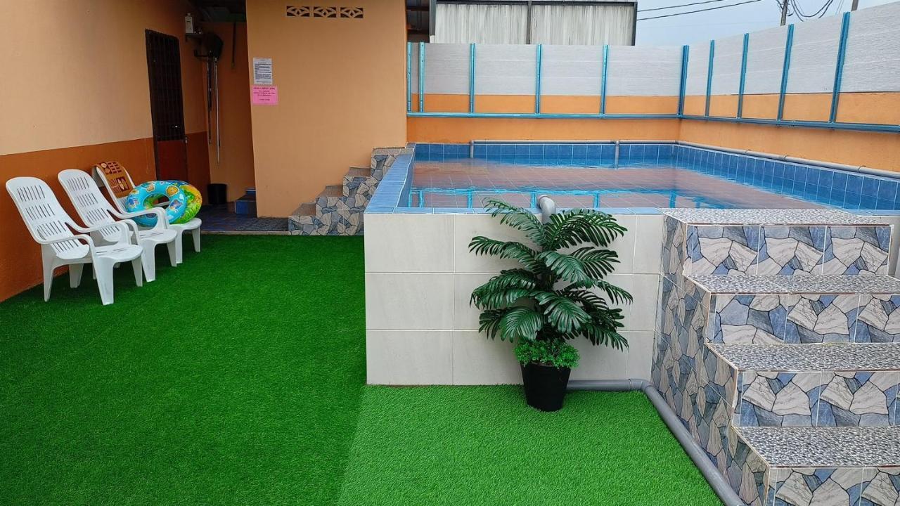 Ns Homestay Private Pool Tanah Merah  Esterno foto
