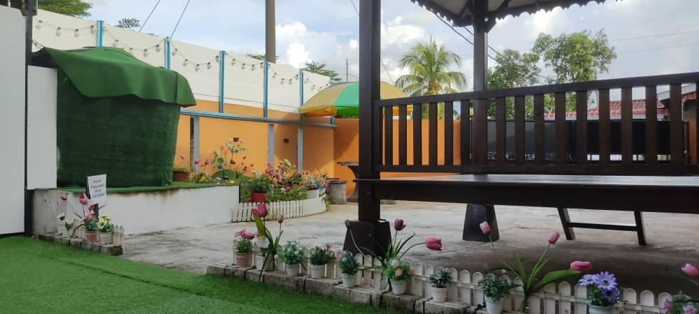Ns Homestay Private Pool Tanah Merah  Esterno foto